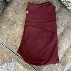 LULULEMON in movement crop.
